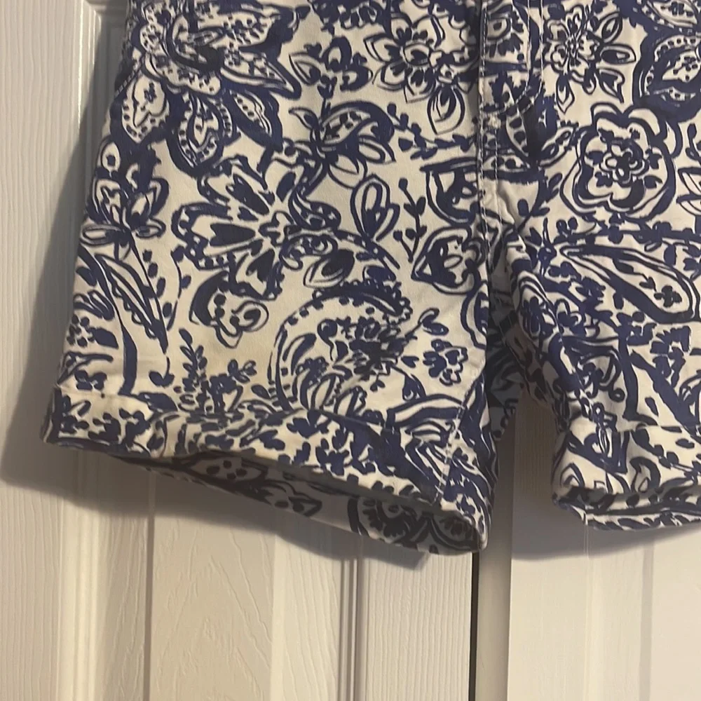 Gap kids Midi Short floral blue and white shorts size 10